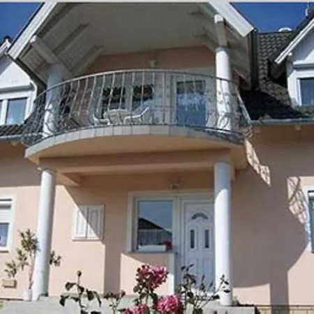 Rozsa Apartman Lägenhet